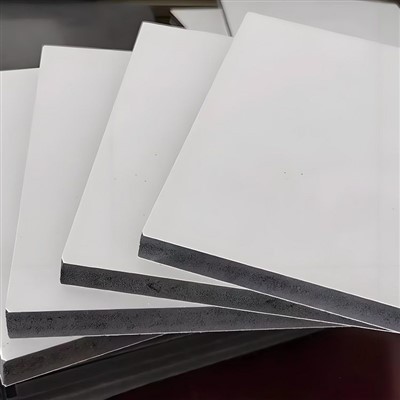 Plat kristal karbon